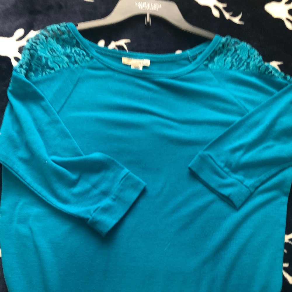 Cute teal Lace shirt